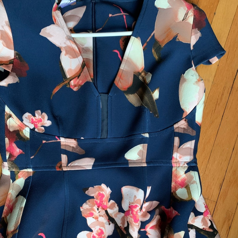 🌺 BEAUTIFUL FLORAL DRESS - Picture 11 of 11